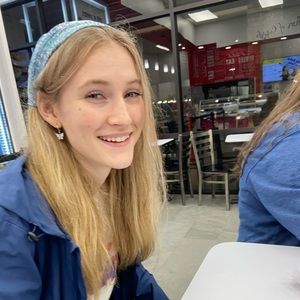 Meet your Posher, Alyssa